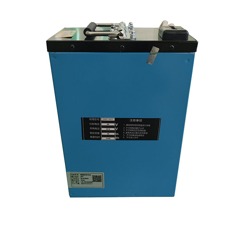 لیفتراک الکتریکی باتری لیتیوم یون 2000 چرخه حداکثر شارژ 80ah اندازه 250 * 165 * 450mm