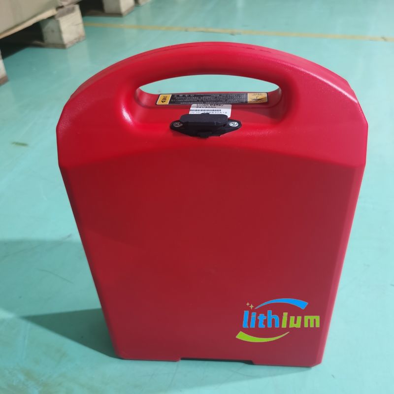 باتری لیتیوم یون لیفتراک الکتریکی رنگی سیاه با ظرفیت 30Ah ولتاژ 24V